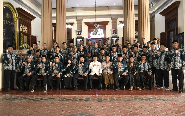 Thumbnail Berita - Wabup Bondowoso Lepas 51 Kafilah MTQ ke Jember, Bawa Misi Prestasi dan Dakwah Akhlak Mulia
