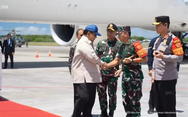Thumbnail Berita - Ke Mana Kapolri? Prabowo Tiba di Bali Tanpa Disambut Listyo Sigit, Sinyal Reshuffle Makin Kencang