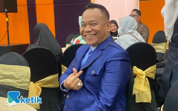 Thumbnail Berita - Dakel Tak Turun-Turun, Ketua Komisi A DPRD Surabaya Rogoh Kocek Selamatkan Punden