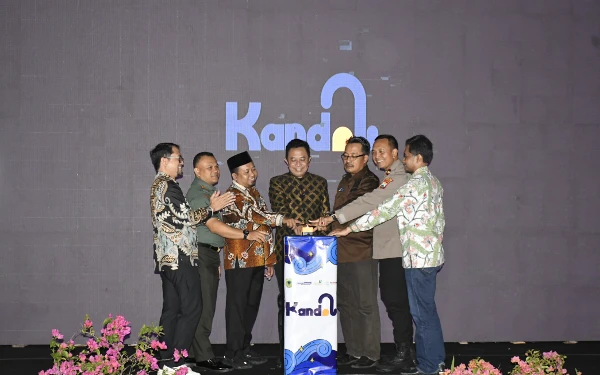Thumbnail Berita - Bupati Bondowoso Launching Aplikasi KANDA untuk Ciptakan Komunikasi Antara Pemkab dan Masyarakat