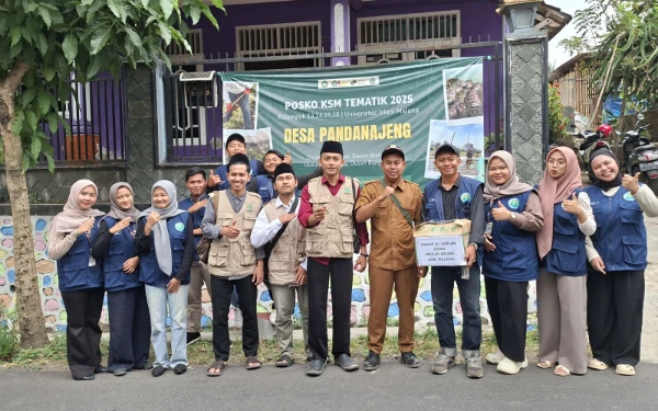 Thumbnail Berita - Mahasiswa Unisma Bantu Salurkan Waqaf Al-Qur'an dan Zakat Mal ke Desa Pandanajeng Malang