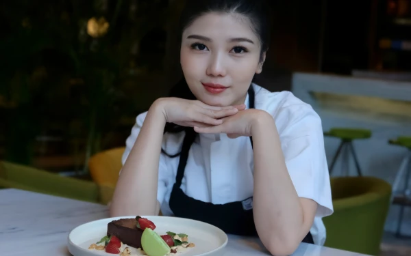 Thumbnail Berita - Belajar Mengolah Cokelat Langsung dari Juara MasterChef Indonesia di Four Points Surabaya