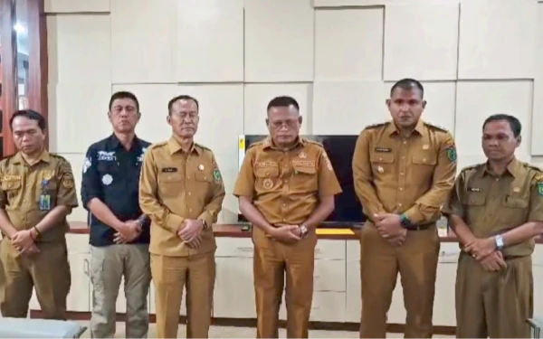 Thumbnail Berita - Wali Kota Prabumulih Minta Maaf, Pencopotan Kepala SMPN 1 Dibatal­kan