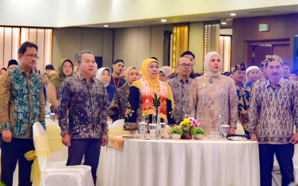 Thumbnail Berita - Silaturahmi Masyarakat Kalsel Asal Jatim, Gubernur Khofifah Dorong Kolaborasi Ekonomi dan Perkuat Persaudaraan Kebangsaan