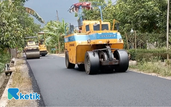 Thumbnail Berita - Puluhan Tahun Keluhkan Jalan Rusak, Warga Desa Cangak Pemalang Akhirnya Bergembira