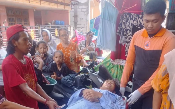 Heboh! Perempuan di Surabaya Tiba-tiba Melahirkan di Kamar Mandi, Untung Ada Tim BPBD yang Sigap