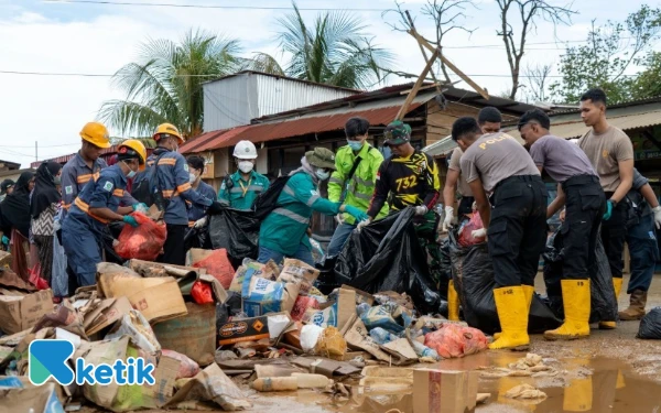 Thumbnail Kolaborasi multipihak Harita Nickel jadi kunci menjaga Desa Kawasi tetap Asri dalam rangka memperingati World Cleanup Day Sabtu 20 September 2025 (Foto: Humas Harita Nickel For Ketik)