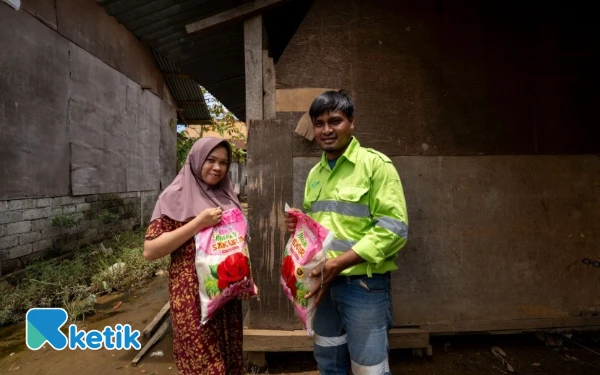 Thumbnail Harita Nickel turut membagikan 380 paket sembako bagi masyarakat Desa Kawasi Sabtu 20 September 2025 (Foto: Humas Harita Nickel For Ketik)