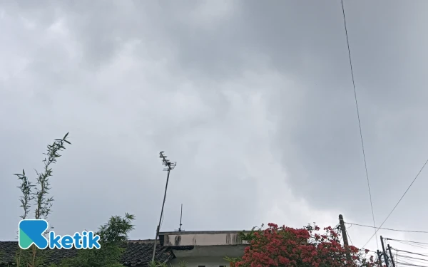 Thumbnail Berita - Cuaca di Malang Hari Ini Berawan, Kota Surabaya Cerah Berawan