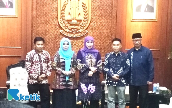Thumbnail Berita - Bertemu Gubernur Jatim, Rektor UIN Malang Siap Dukung Program Pemerintah dan Asta Cita Presiden