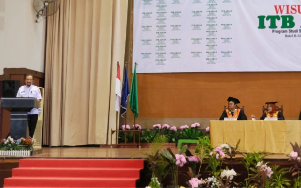 Thumbnail Berita - Hadiri Wisuda ITB Adias, Bupati Pemalang Dukung Penuh Kemajuan Pendidikan