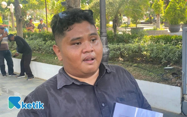 Thumbnail Berita - Soroti Kejanggalan APBD 2025, Massa Aksi Surabaya Klaim Dapat Intervensi Preman