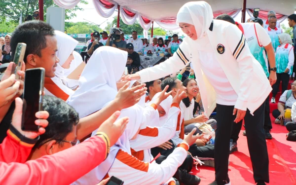 Thumbnail Berita - Jatim Sportiv Festival Haornas XLII 2025 Cetak Rekor Muri, Gubernur Khofifah Ajak Pacu Prestasi Olahraga di Jatim