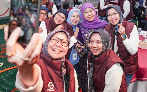 Thumbnail Berita - Stop Pinjol Ilegal! Ini Jurus Jitu Gubernur Khofifah Selamatkan Warga Desa Bareng OJK