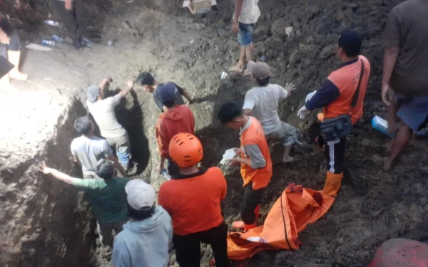 Thumbnail Berita - BNPB Catat Longsor Demak dan Gempa 5,7M di Banyuwangi Terjadi dalam 24 Jam Terakhir