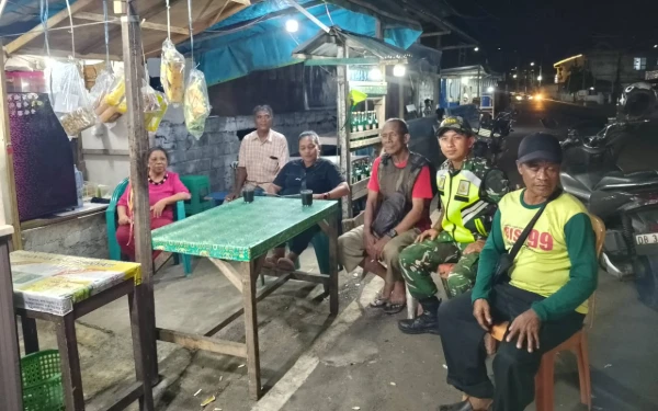 Thumbnail Berita - Sinergi TNI, Perangkat Kelurahan dan Warga: Hidupkan Pos Kamling di Maesa, Kota Bitung
