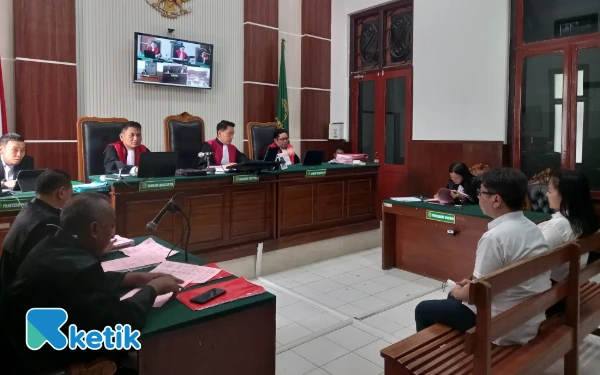 Thumbnail Berita - Bos Perusahaan Tahan Ijazah Jan Hwa Diana dan Suami Divonis 6 Bulan Penjara
