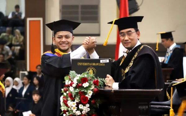 Thumbnail Berita - Lulus Sempurna! Muhammad Hermawan Jadi Wisudawan Terbaik UB Berkat Temuan Herbal Antikanker
