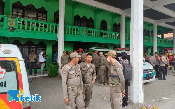Thumbnail Berita - Pemkot Surabaya Terjunkan Mobil Heavy Duty Rescue Bantu Evakuasi Korban Ambruknya Musala Al-Khoziny