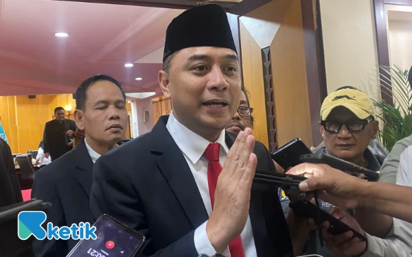 Thumbnail Berita - Wali Kota Eri Pastikan Santri Korban Ponpes Al Khoziny Dirawat Intensif di RSUD Soewandhie