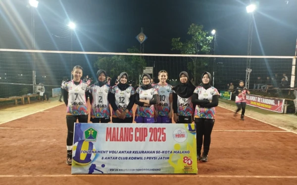 Thumbnail Berita - Kalahkan Tuan Rumah, Kelurahan Kebonsari Bawa Pulang Predikat Juara 1 Turnamen Voli Malang Cup 2025