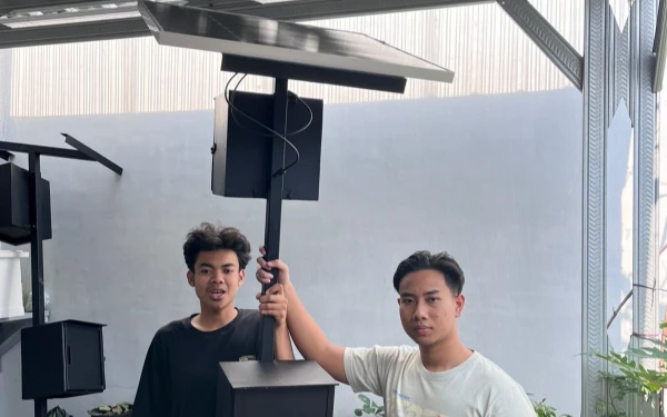 Thumbnail Berita - Atasi Serangan Hama di Malang, Mahasiswa UMM Ciptakan Smart Farming Bertenaga Surya