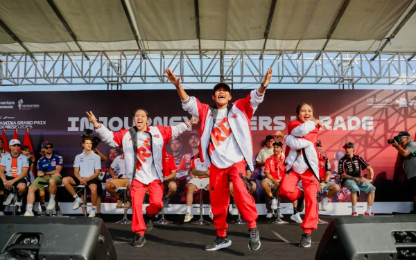Thumbnail Penampilan dancer Azizah menghentak diiringi musik lagu Tabola Bale semakin membuat acara meriah. (Foto: MGPA)