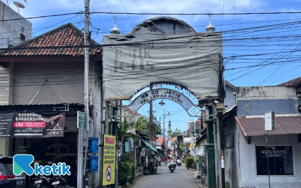 Thumbnail Berita - Selamat Hari Batik Nasional! Yuk, Eksplor Sejarah Kampoeng Batik Jetis di Sidoarjo