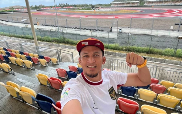 Thumbnail Berita - Dari Kampus ke Lintasan, Dukungan Dosen Unesa untuk Mario Aji Jelang MotoGP Mandalika