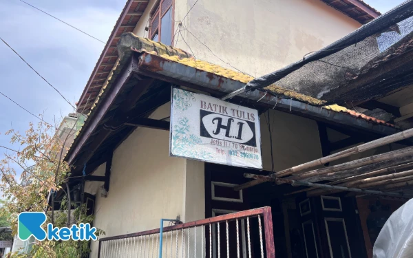 Thumbnail Berita - Batik HI, Warisan Batik Tulis Sidoarjo yang Masih Bertahan di Tengah Modernisasi