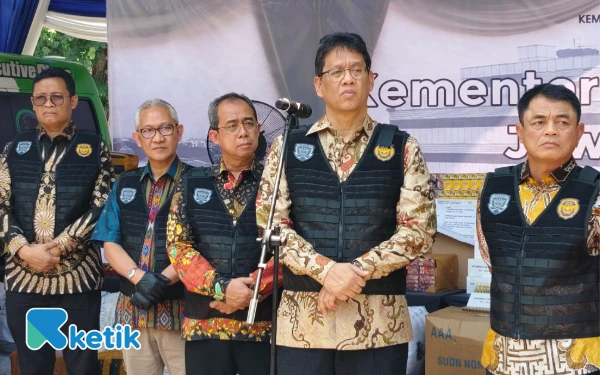 Thumbnail Berita - Menteri Purbaya Yudhi Beberkan Alasan Tambah Dana Daerah 2026