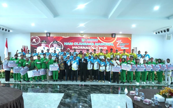 Thumbnail Bupati Asahan Serahkan Penghargaan kepada Insan Olahraga Berprestasi di PON Aceh-Sumut 2024