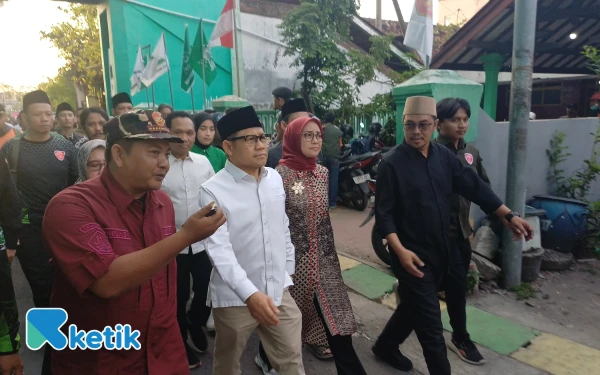 Thumbnail Berita - Cak Imin Kunjungi Ponpes Al-Khoziny dan Beri Bantuan, Perintahkan Ponpes Mana Saja "Tidak Asal" Bangun