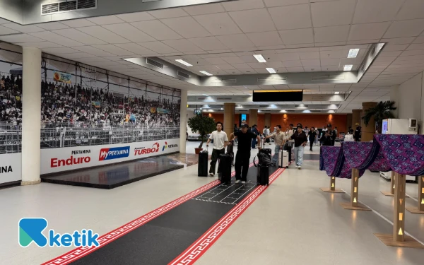 Thumbnail Bandara Internasional Lombok tampak semakin ramai jelang MotoGP Mandalika 2025 (Foto: Dok. Ketik)