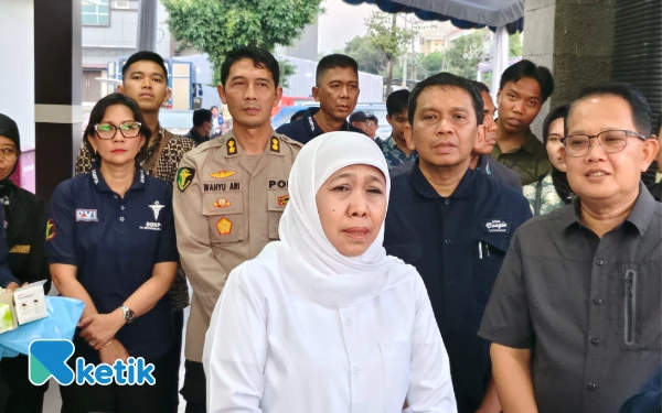 Thumbnail Berita - Percepat Evakuasi Korban Ponpes Al Khoziny, Khofifah Sebut Craine Mulai Dioperasionalkan