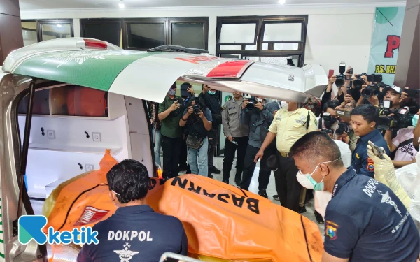 Thumbnail Berita - Tim DVI Kesulitan Identifikasi Jenazah Korban Ponpes Al Khoziny, Ini Alasannya