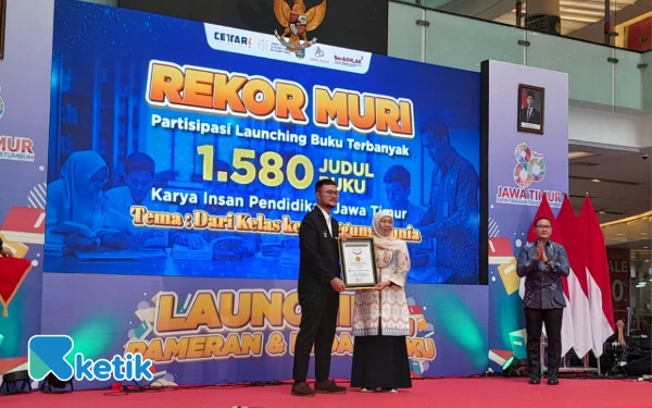 Thumbnail Berita - Terbitkan 1.580 Judul Buku, Pemprov Jatim Pecahkan Rekor MURI
