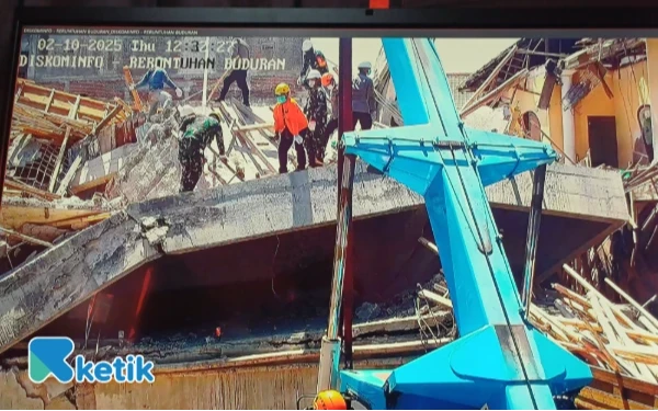 Thumbnail Berita - Kesaksian Santri dari Kota Malang Usai Tragedi Runtuhnya Ponpes Al Khoziny Sidoarjo, Sempat Terjebak dan Bantu Temannya