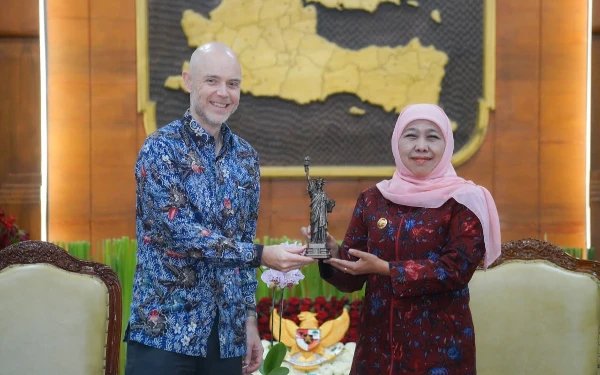 Thumbnail Berita - Perusahaan AS Bakal Bangun Pabrik Raksasa di Gresik, Ini Kata Khofifah