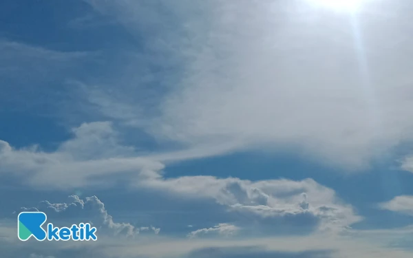 Thumbnail Berita - Cuaca Kota Surabaya 6 Oktober 2025 Diprakirakan Berawan, Kota Malang Cerah