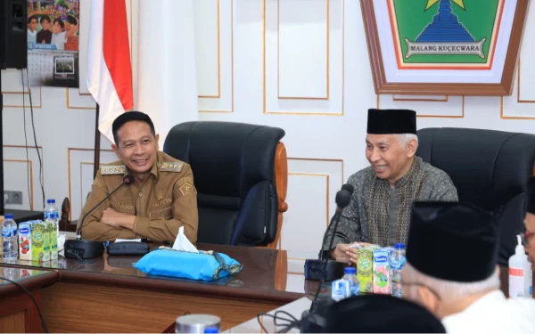 Thumbnail Berita - Belajar dari Musibah di Ponpes Al Khoziny, Wali Kota Malang Dorong Verifikasi Kelayakan Bangunan