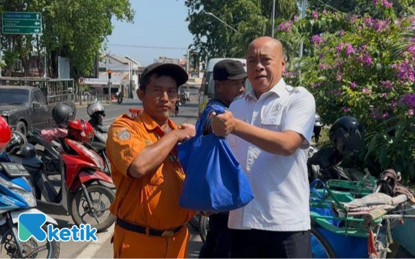 Thumbnail Berita - Dukung Asta Cita dan 13 Program Akselerasi, Rutan Situbondo Bagikan Paket Sembako