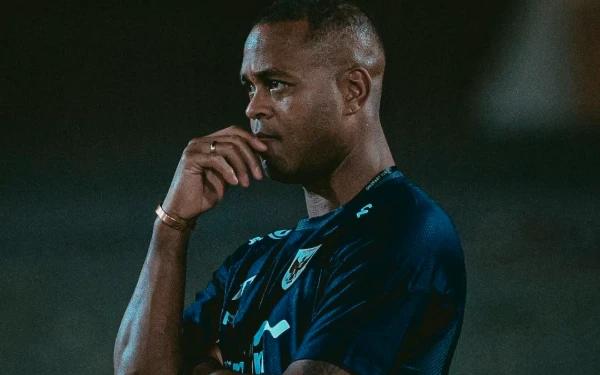 Thumbnail Berita - Jadwal Pertandingan Indonesia vs Arab Saudi, Patrick Kluivert Yakin Bawa Hasil Positif