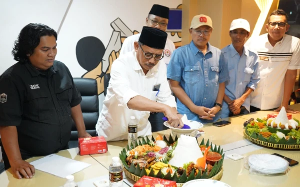 Thumbnail Berita - Ruang Wartawan Pokja Indrapura Diresmikan, DPRD Jatim: Perkuat Sinergi dan Kolaborasi dengan Media