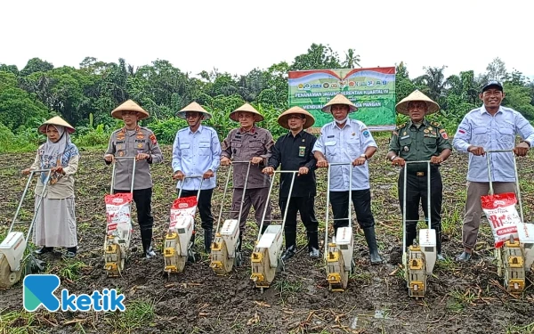 Thumbnail Berita - Wakil Bupati Halmahera Selatan Helmi Umar Muchsin Dukung Penanaman Jagung Serentak untuk Swasembada Pangan