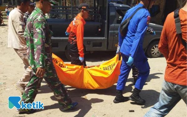 Thumbnail Berita - Sehari Pencairan, Mayat Nelayan Tenggelam di Pantai Wawaran Pacitan Kini Ditemukan