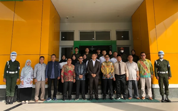 Rektor IAIN Kerinci Lepas Mahasiswa Terbaik ke Pradik Menwa di Universitas Merangin