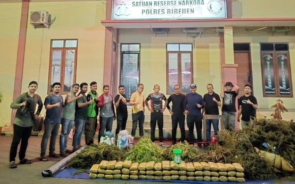 Thumbnail Berita - Polres Bireuen Musnahkan 2 Hektare Ladang Mariyuna, 154 Kg Ganja dan Satu Pelaku Diamankan