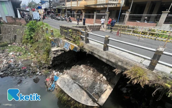 Thumbnail Berita - Jembatan Sonokembang Ambles, Wali Kota Malang Prioritaskan Pembongkaran