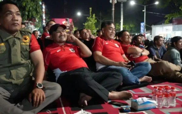 Thumbnail Meriah! Ribuan Warga Padati Alun-Alun Pemalang, Nobar Timnas vs Arab Saudi